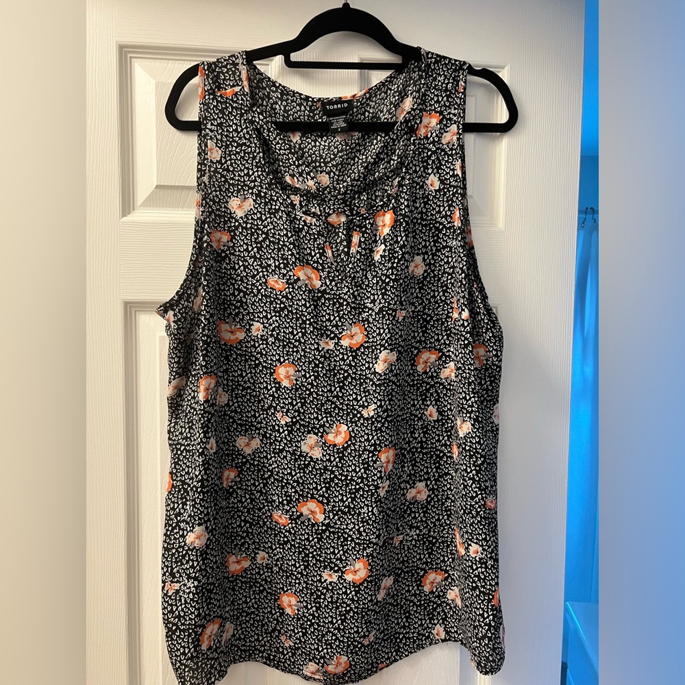 Torrid Flowy Tank with Cross Neckine - Size 2X